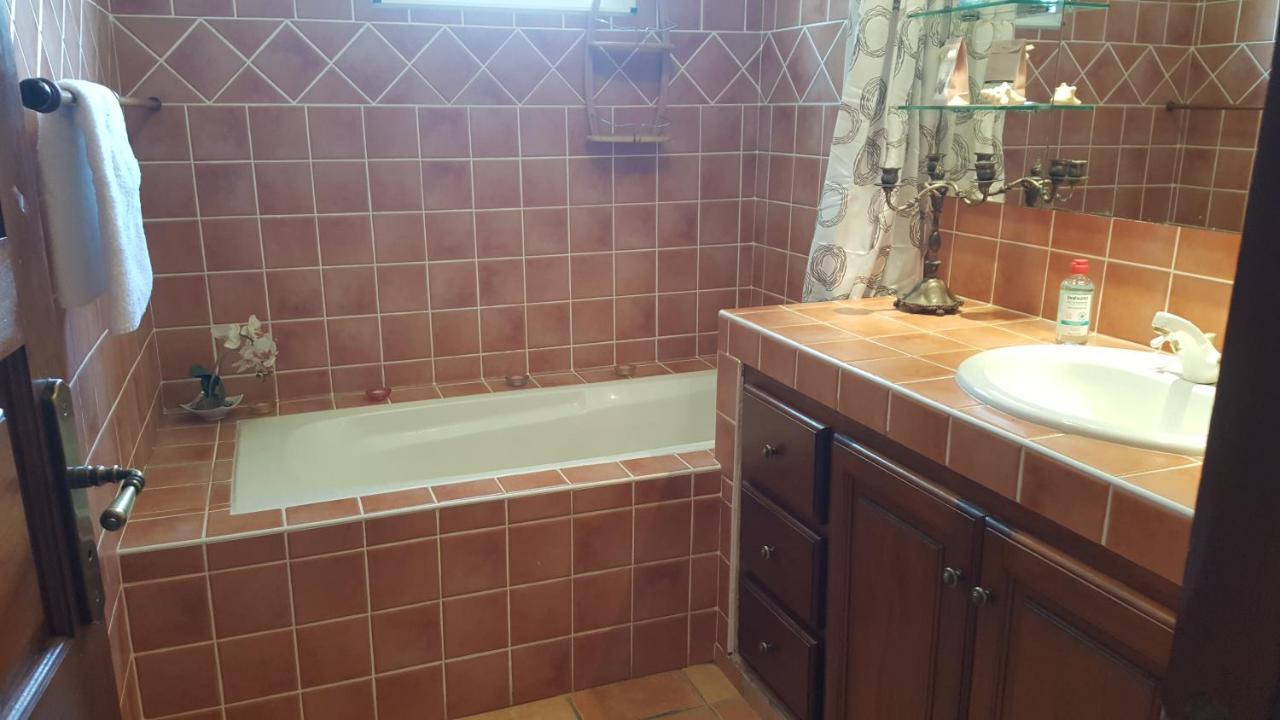 Agreable Chambre D'Hotes, Sdb, Piscine, Carbet Cuisine. Сейнт Клод Екстериор снимка